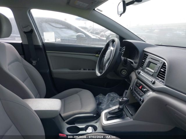 5NPD74LF9JH220813 Hyundai ELANTRA SE