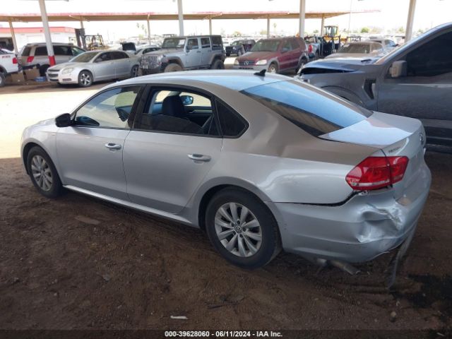 1VWAT7A37FC019212 Volkswagen Passat 1.8t Wolfsburg Edition