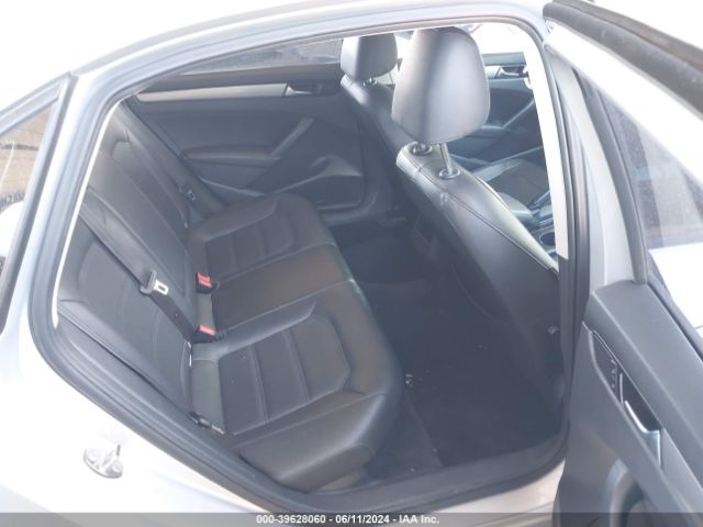 1VWAT7A37FC019212 Volkswagen Passat 1.8t Wolfsburg Edition