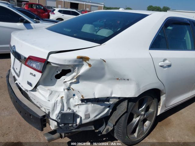 4T1BD1FK8EU124704 Toyota Camry Hybrid Xle