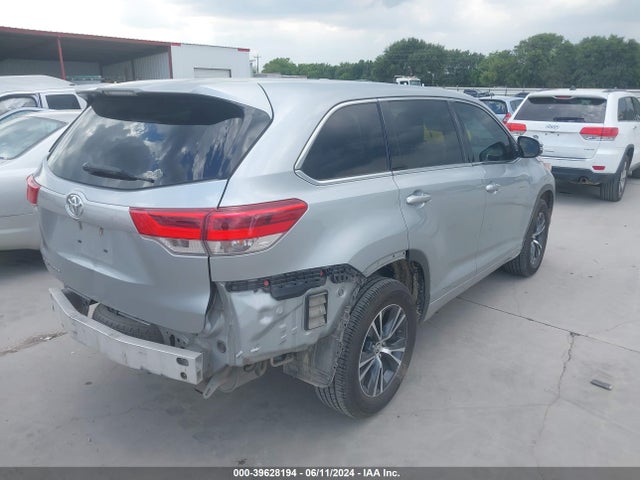 Toyota Highlander Le 2017 5TDZARFH0HS032736 Image 4