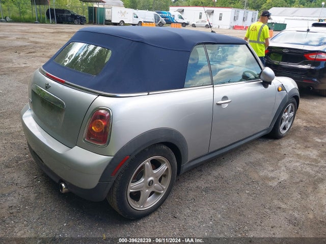 2010 MINI COOPER WMWMR3C57ATU97738 Photo 3