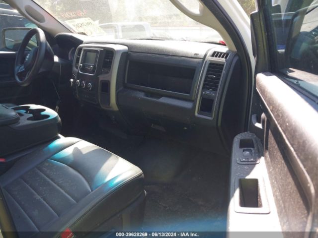 1C6RR7FT7MS577956 RAM 1500 Classic Tradesman Quad Cab 4x4 6'4 Box