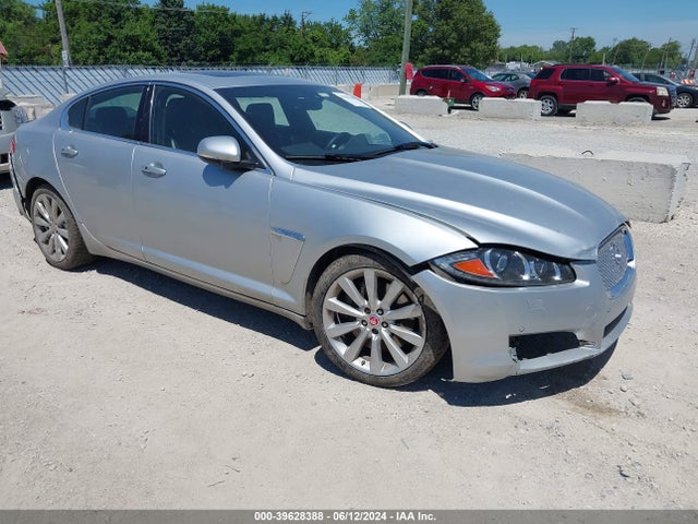 2014 JAGUAR XF SAJWJ0EF4E8U17331 Photo 0