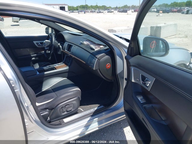 2014 JAGUAR XF SAJWJ0EF4E8U17331 Photo 4
