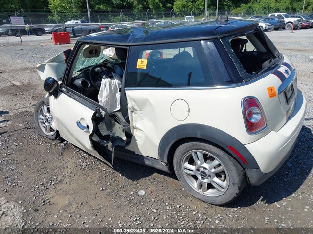 2013 MINI HARDTOP WMWSU3C56DT682597 Photo 2