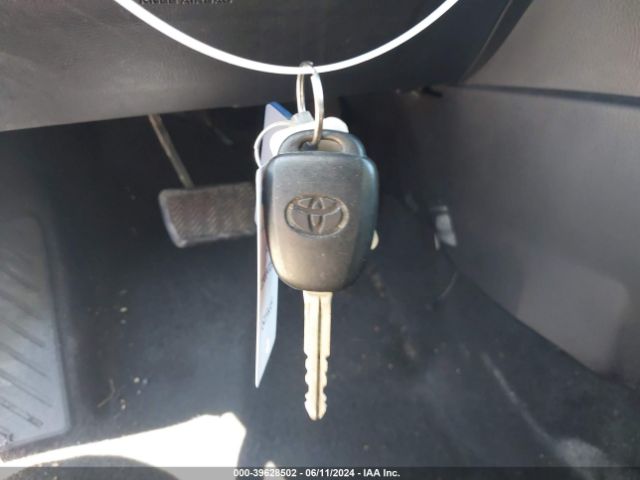 2T1BURHE9KC202667 Toyota COROLLA LE