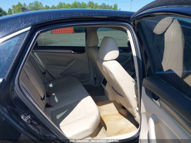 1VWBT7A33EC057684 Volkswagen Passat 1.8t Se