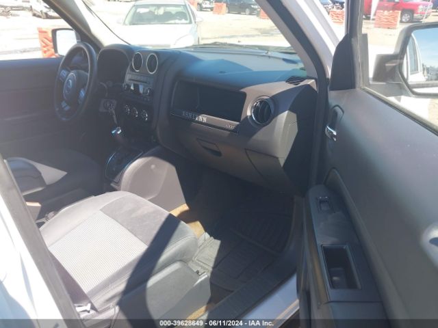 1C4NJPBA1GD678132 Jeep Patriot Sport