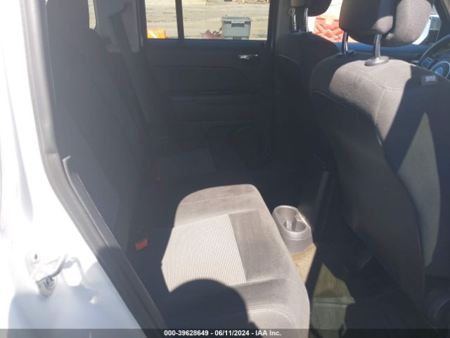 1C4NJPBA1GD678132 Jeep Patriot Sport