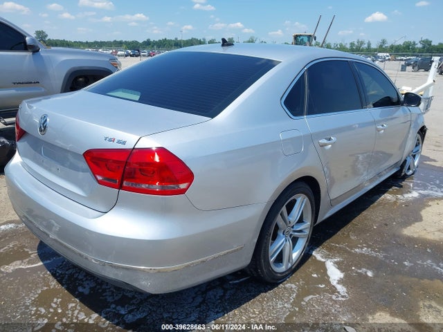 1VWBS7A32FC009274 Volkswagen Passat 1.8t Se