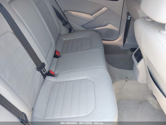 1VWBS7A32FC009274 Volkswagen Passat 1.8t Se