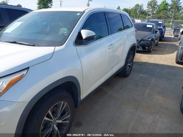 Toyota Highlander Le Plus 2019 5TDZZRFHXKS347558 Image 14