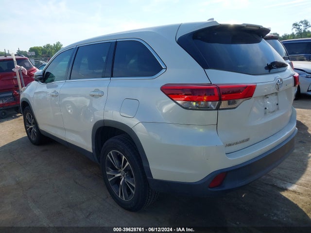 Toyota Highlander Le Plus 2019 5TDZZRFHXKS347558 Image 3