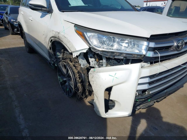 Toyota Highlander Le Plus 2019 5TDZZRFHXKS347558 Image 6