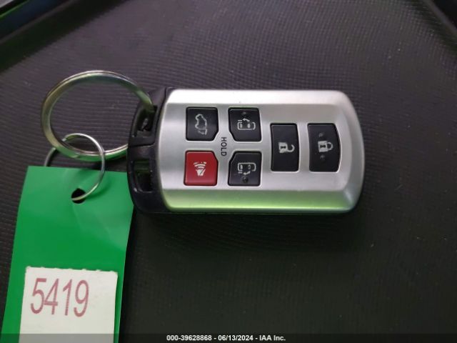 5TDDK3DC7ES080435 Toyota Sienna Limited 7 Passenger