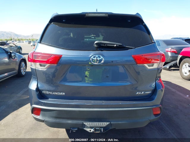 Toyota Highlander Xle 2018 5TDJZRFH8JS496191 Image 16