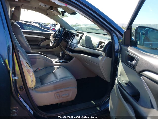 Toyota Highlander Xle 2018 5TDJZRFH8JS496191 Image 5