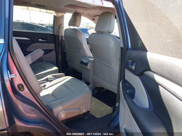 Toyota Highlander Xle 2018 5TDJZRFH8JS496191 Image 8
