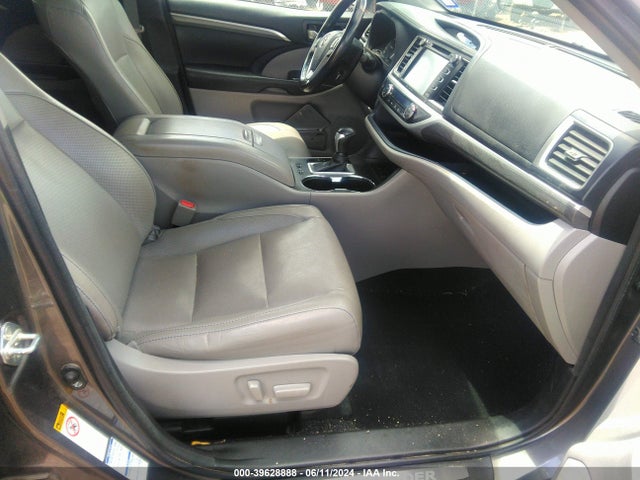 Toyota Highlander Limited Platinum 2017 5TDDZRFH5HS461017 Image 5