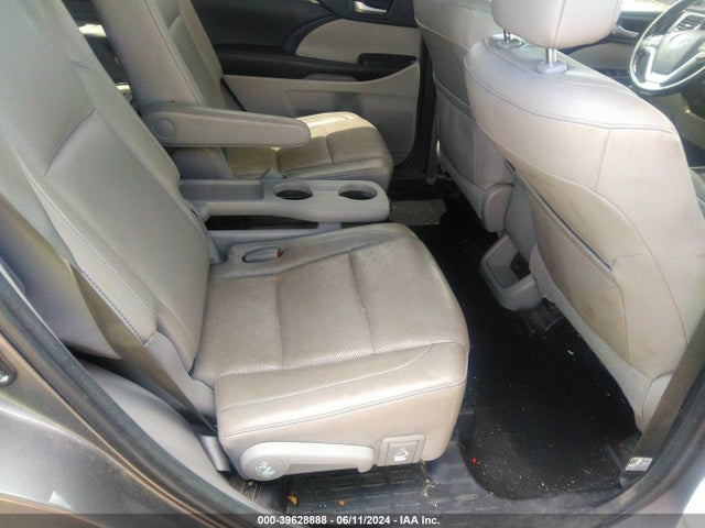Toyota Highlander Limited Platinum 2017 5TDDZRFH5HS461017 Image 8