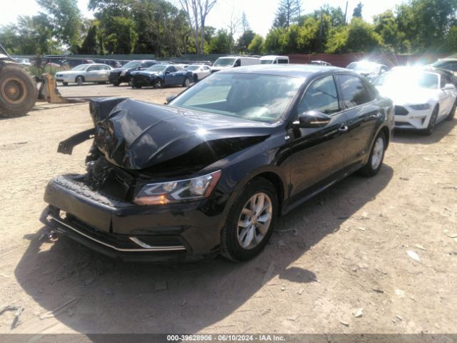 1VWAA7A35JC008997 Volkswagen Passat 2.0t R-line/2.0t S