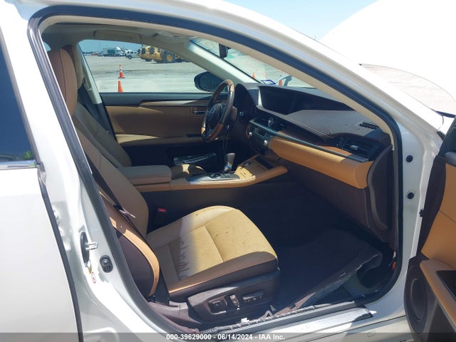 Lexus ES 350 2016 58ABK1GGXGU035521 Image 5