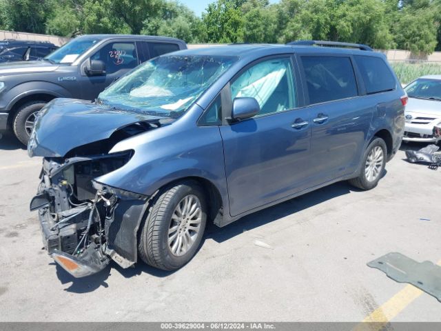 5TDYK3DC2FS620762 Toyota Sienna Xle 8 Passenger