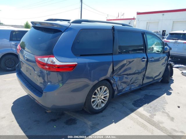 5TDYK3DC2FS620762 Toyota Sienna Xle 8 Passenger