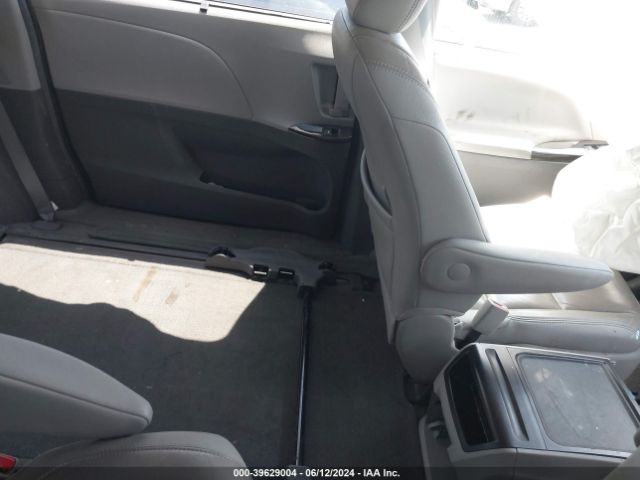 5TDYK3DC2FS620762 Toyota Sienna Xle 8 Passenger