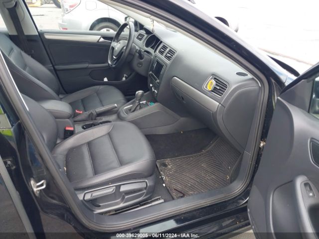 3VWDB7AJ4JM218076 Volkswagen Jetta