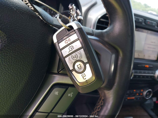 Ford Expedition Platinum 2018 1FMJU1MT2JEA01332 Image 11