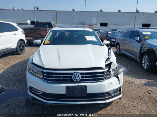 1VWBA7A36JC045965 Volkswagen Passat 2.0t Se