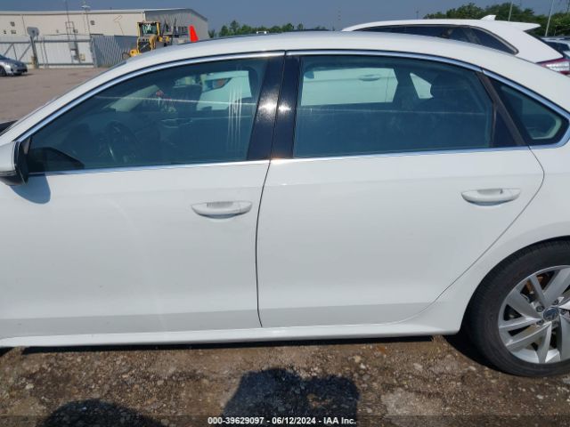 1VWBA7A36JC045965 Volkswagen Passat 2.0t Se