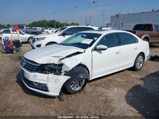 1VWBA7A36JC045965 Volkswagen Passat 2.0t Se