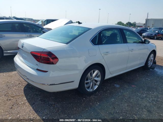 1VWBA7A36JC045965 Volkswagen Passat 2.0t Se