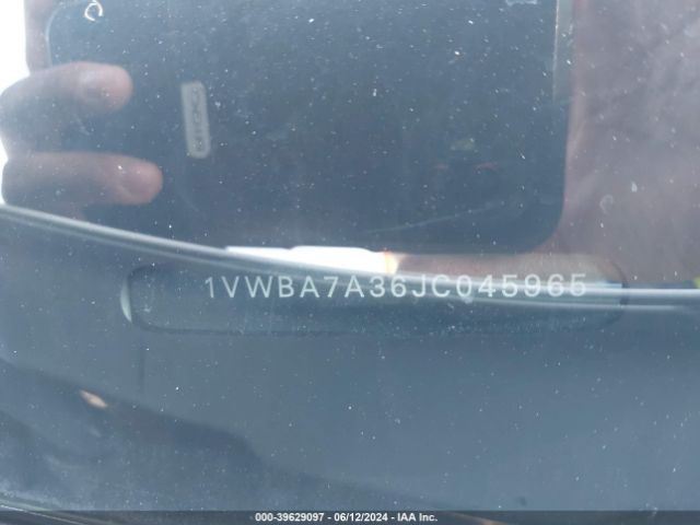 1VWBA7A36JC045965 Volkswagen Passat 2.0t Se