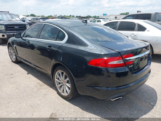 2015 JAGUAR XF SAJWA0FS5FPU64256 Photo 2