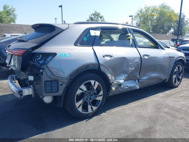 WA1AAAGE6NB027444 Audi E-tron Premium Quattro
