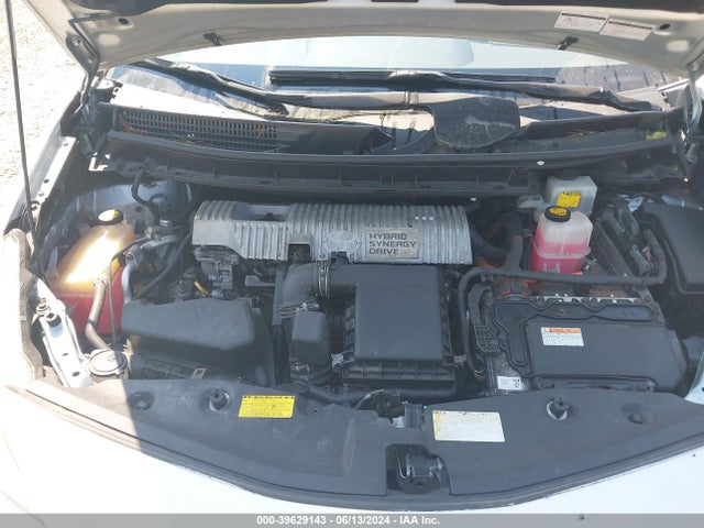 Toyota Prius V Three 2014 JTDZN3EU0E3333973 Image 10