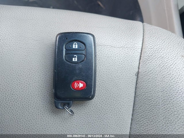Toyota Prius V Three 2014 JTDZN3EU0E3333973 Image 11