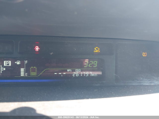 Toyota Prius V Three 2014 JTDZN3EU0E3333973 Image 7