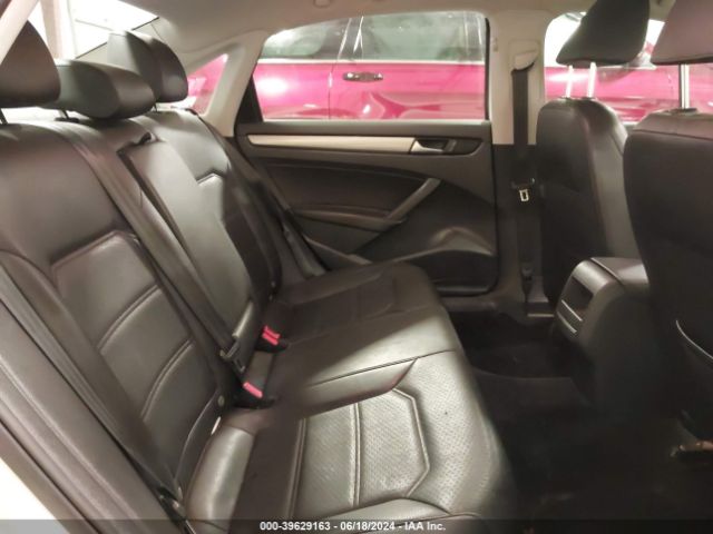 1VWAT7A36FC074475 Volkswagen Passat 1.8t Limited Edition