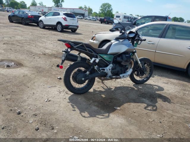 2022 MOTO GUZZI V85 TT ZGUKYUA08NM000719 Photo 3