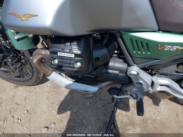2022 MOTO GUZZI V85 TT ZGUKYUA08NM000719 Photo 8