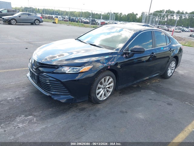 Toyota CAMRY LE 2020 4T1C11AK6LU506909 Image 2