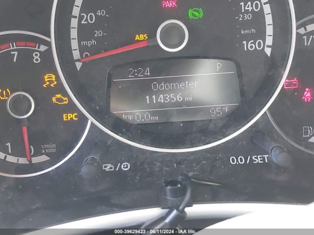 3VW517AT5EM823349 Volkswagen Beetle 1.8t