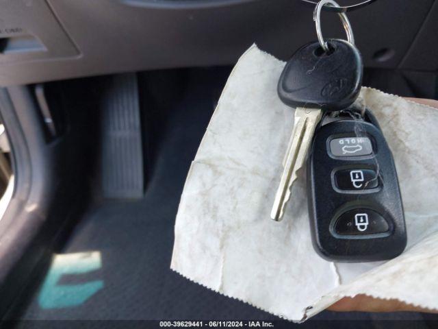 5NPDH4AE5GH746663 Hyundai ELANTRA SE