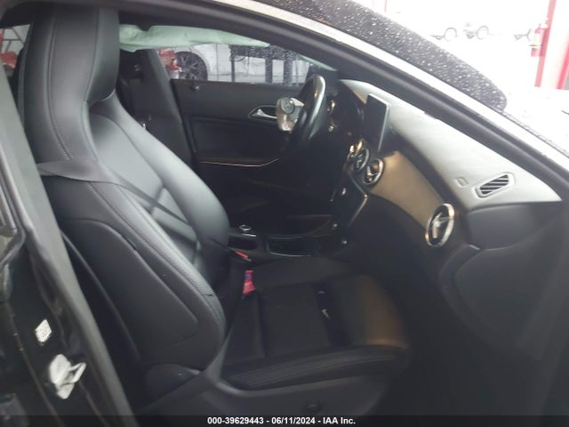 WDDSJ4EB3GN300836 Mercedes-Benz CLA 250