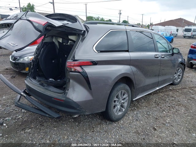 Toyota SIENNA XLE 2021 5TDJSKFC2MS026100 Image 4